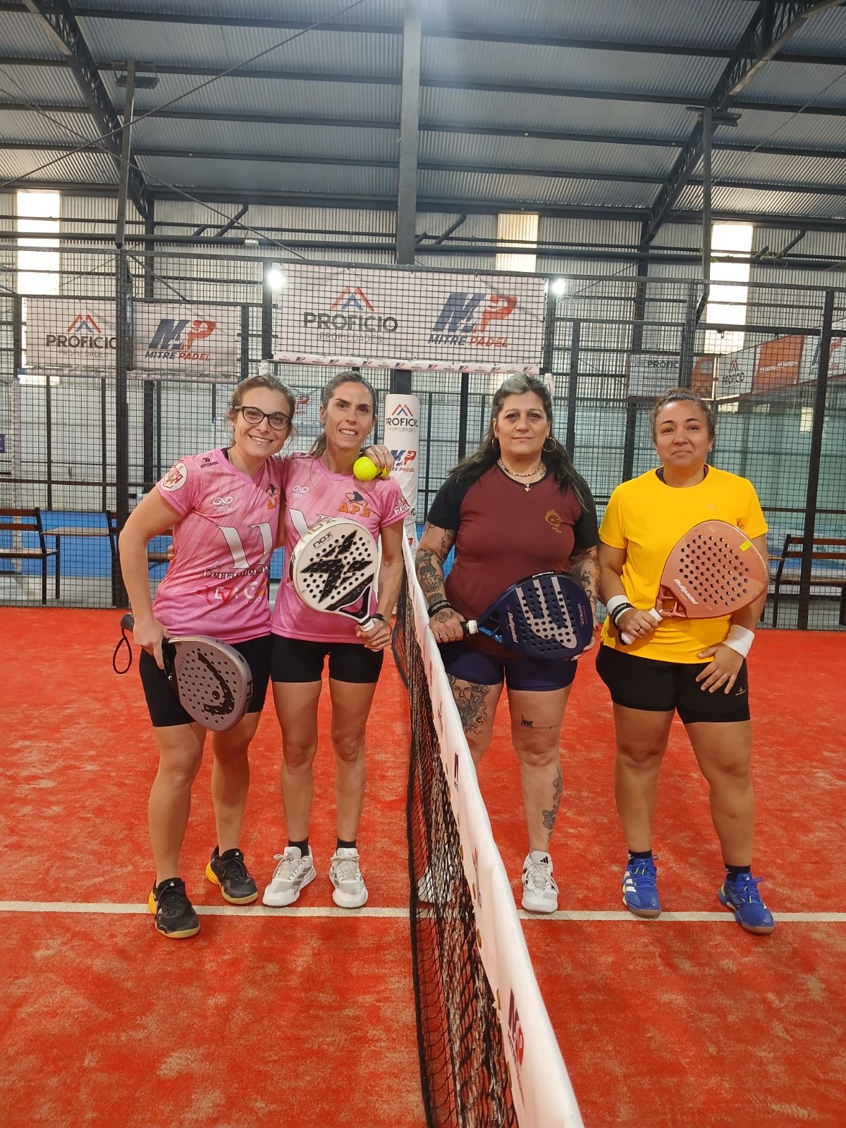 Foto de Martin, Karina Lorena / Roldán, Sonia vs Roccuzzo, María Belén / Spina, Julieta