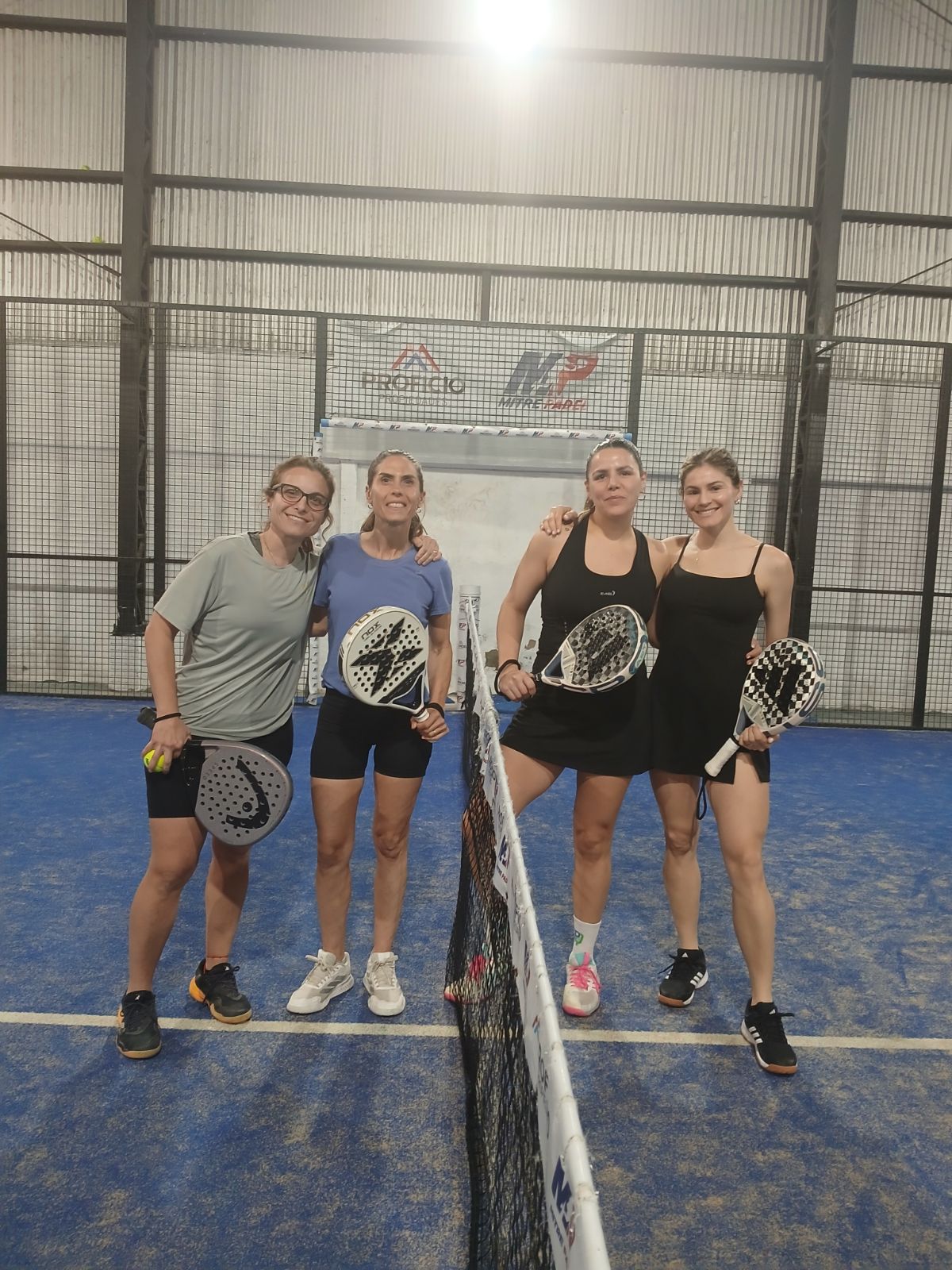 Foto de Chapuis, Jacqueline / Seoane, Florencia vs Roccuzzo, María Belén / Spina, Julieta