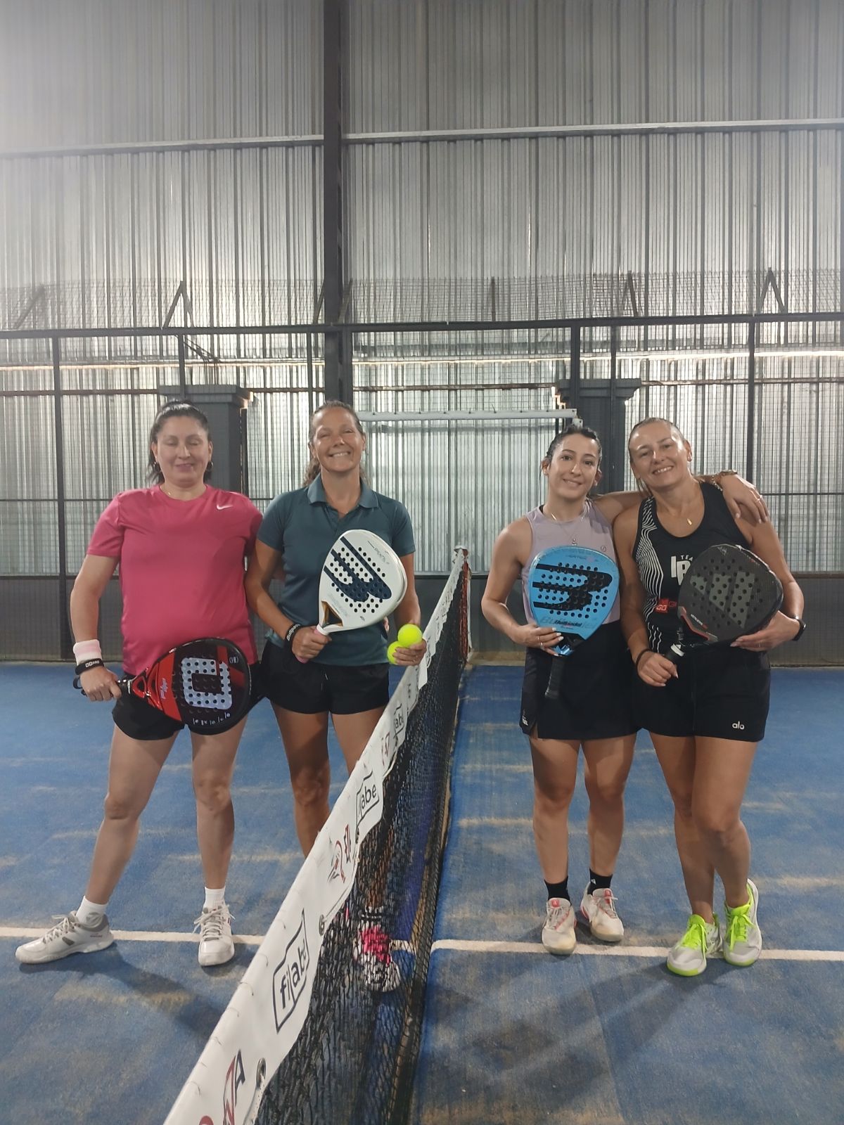 Foto de Elisseche, Alejandra / Varela, Fiorella vs Delbon, Mónica Elizabeth / Lozada, Karina
